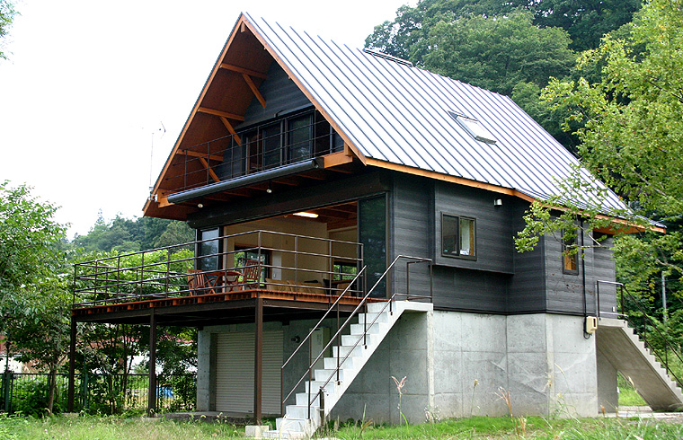 湖と同化する家［長野市信濃町O邸］